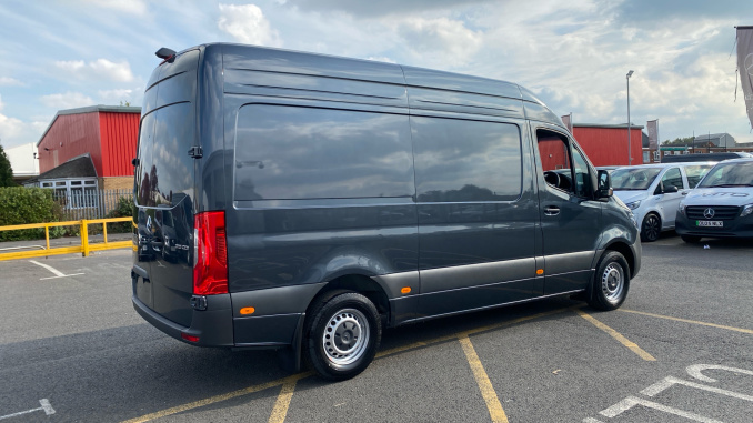 Mercedes-Benz Sprinter 315Cdi L2 Diesel Rwd 3.5t H2 Select Van - Image 8